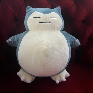 Snorlax Pokémon plushie